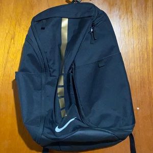 Nike elite (basketball bag)